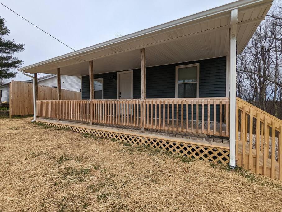 Summerlee Suite - Beautiful Remodeled Farmhouse Oak Hill Экстерьер фото