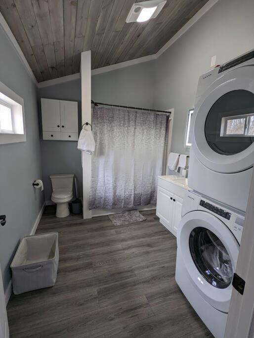 Summerlee Suite - Beautiful Remodeled Farmhouse Oak Hill Экстерьер фото