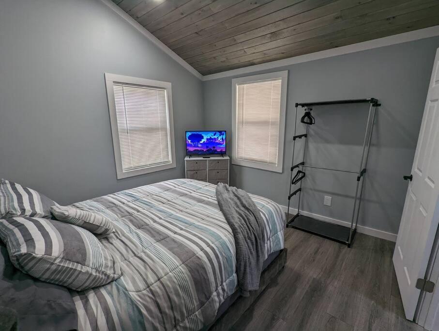 Summerlee Suite - Beautiful Remodeled Farmhouse Oak Hill Экстерьер фото