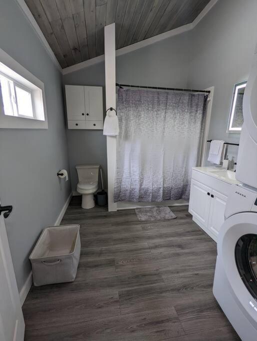 Summerlee Suite - Beautiful Remodeled Farmhouse Oak Hill Экстерьер фото