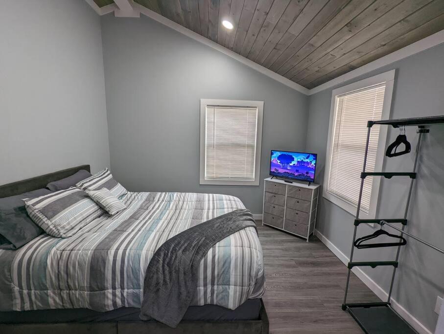 Summerlee Suite - Beautiful Remodeled Farmhouse Oak Hill Экстерьер фото